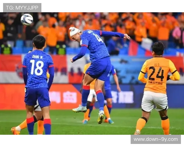 足协杯决赛上半场，法比奥补射破门后点球梅开二度